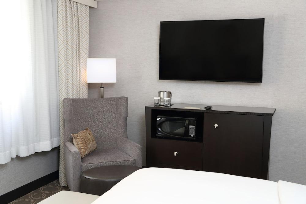 מלון Doubletree By Hilton Boston/ווסטבורו מראה חיצוני תמונה