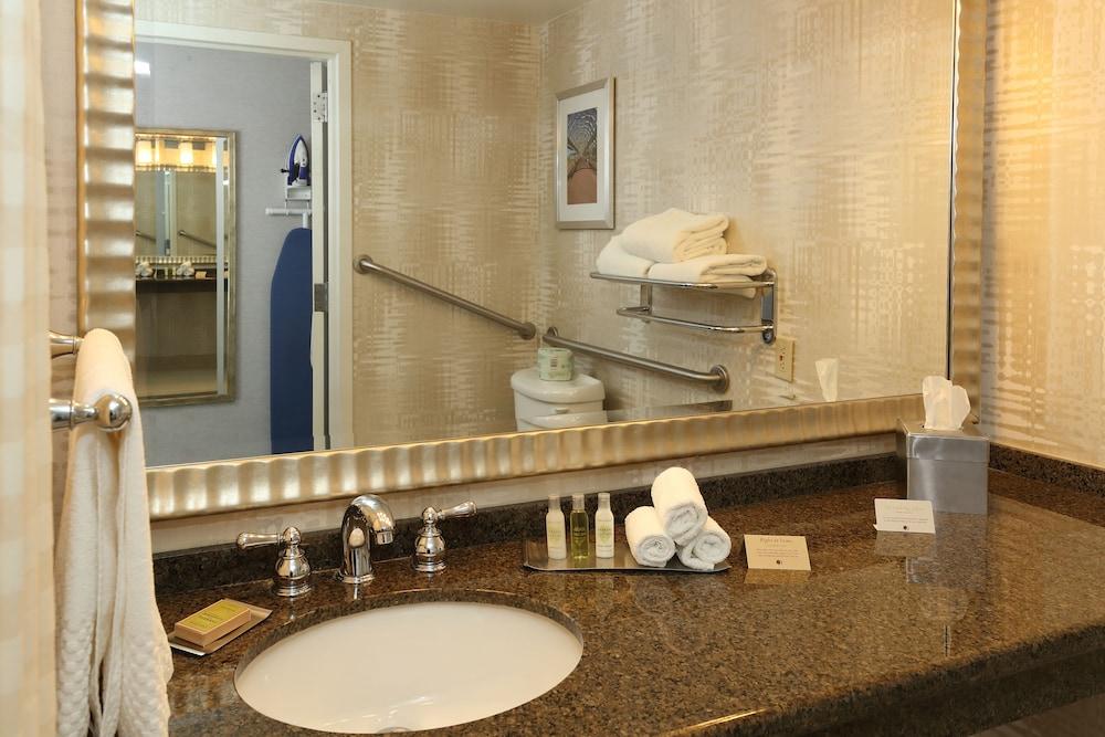 מלון Doubletree By Hilton Boston/ווסטבורו מראה חיצוני תמונה