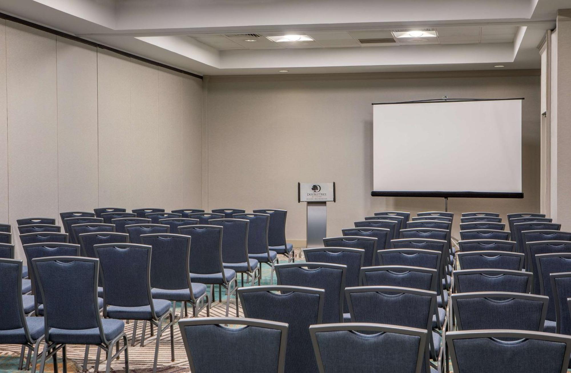 מלון Doubletree By Hilton Boston/ווסטבורו מראה חיצוני תמונה