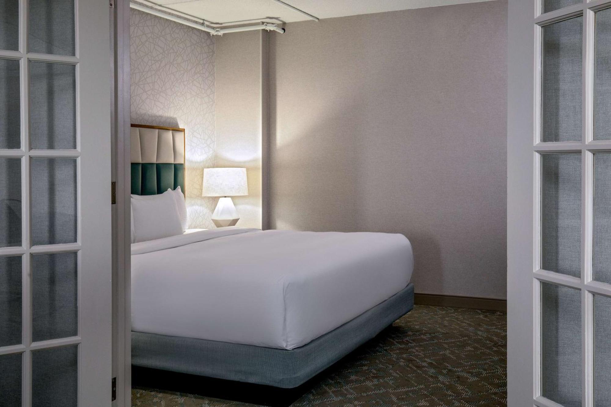 מלון Doubletree By Hilton Boston/ווסטבורו מראה חיצוני תמונה