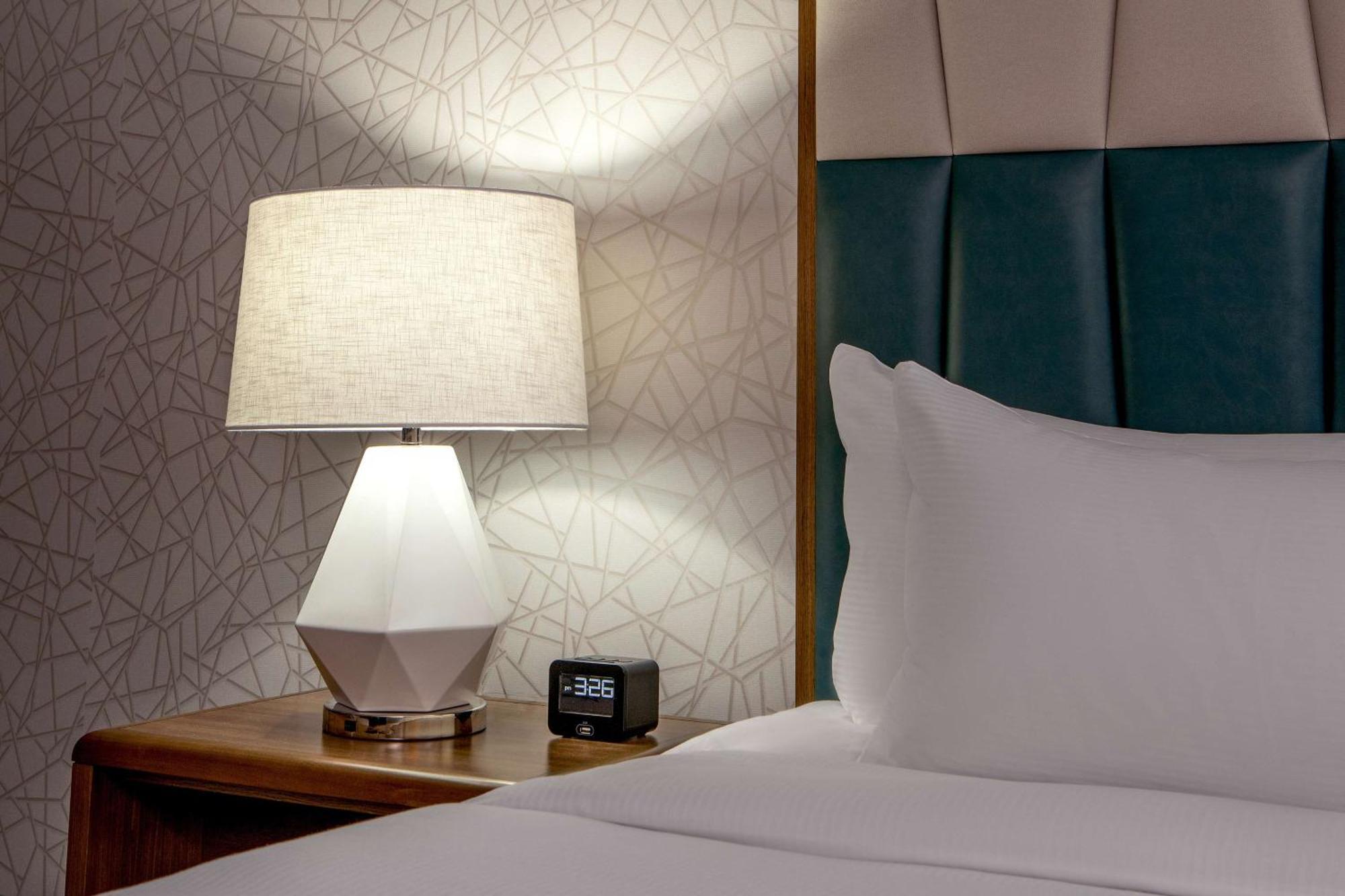 מלון Doubletree By Hilton Boston/ווסטבורו מראה חיצוני תמונה