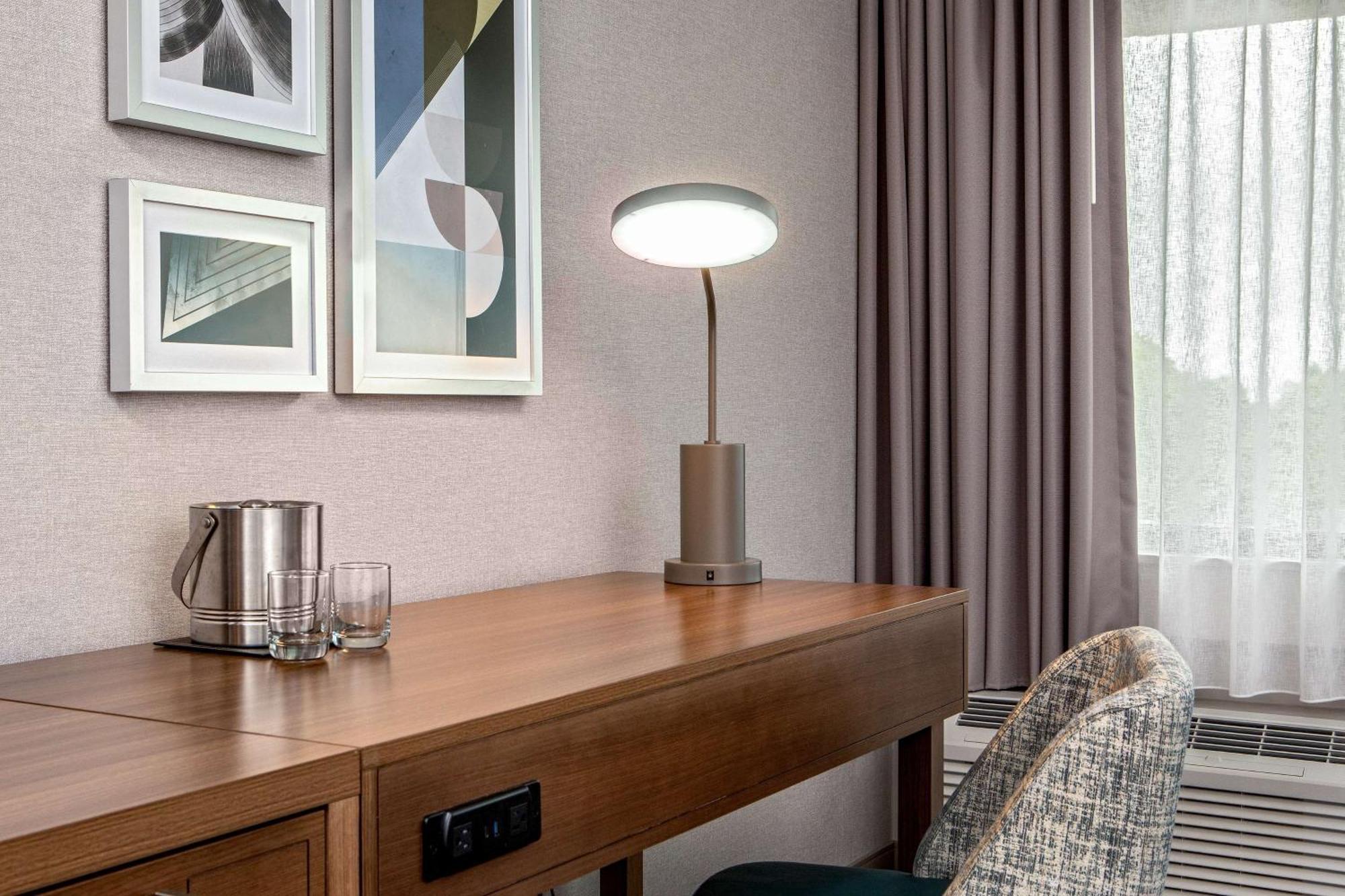 מלון Doubletree By Hilton Boston/ווסטבורו מראה חיצוני תמונה