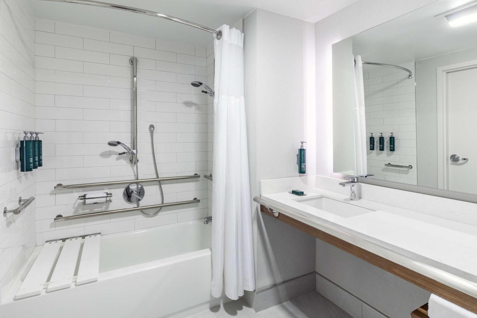 מלון Doubletree By Hilton Boston/ווסטבורו מראה חיצוני תמונה