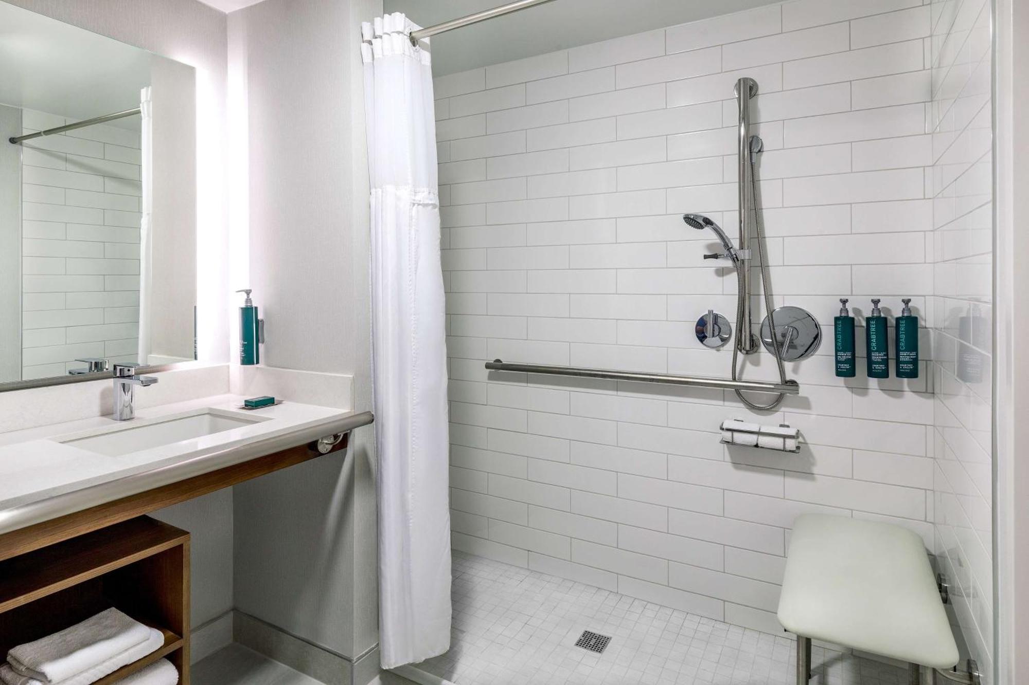 מלון Doubletree By Hilton Boston/ווסטבורו מראה חיצוני תמונה